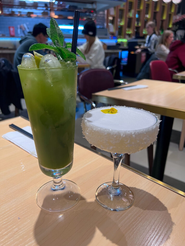 Mojito and martini cocktails